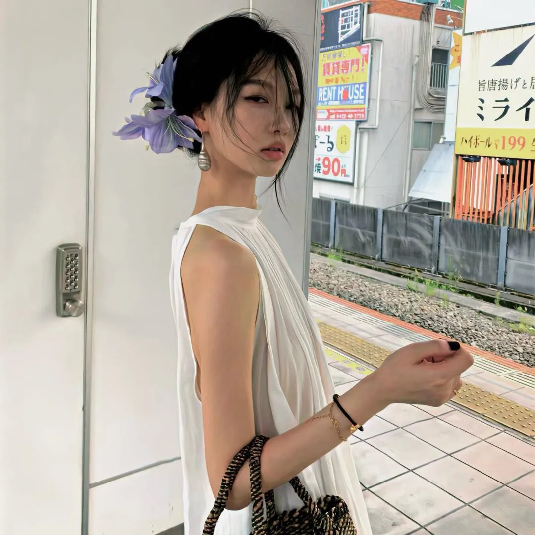 战火下的小花